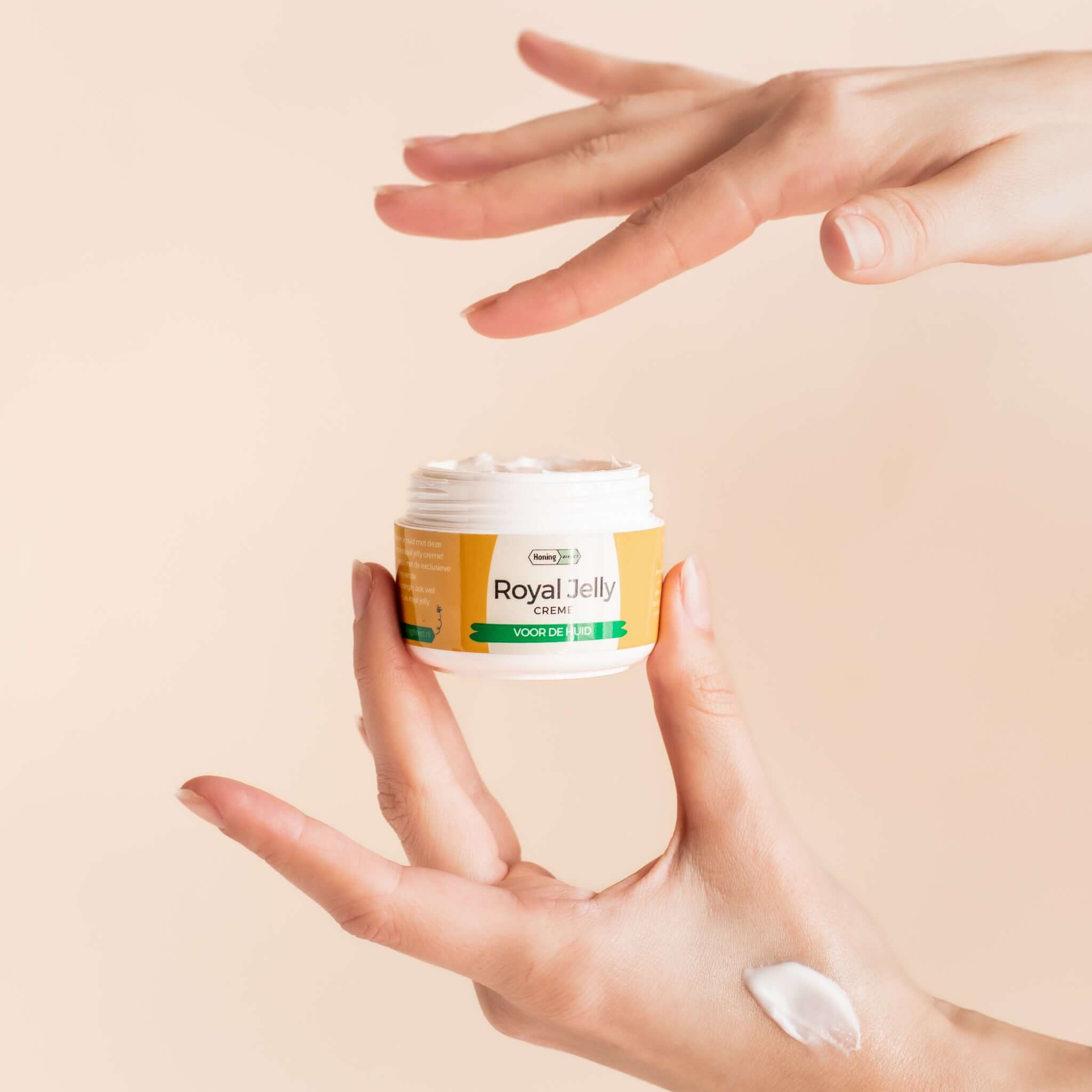 Royal jelly creme in gebruik Royal jelly creme in gebruik